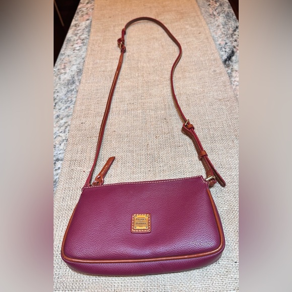 Vibrant Dooney & Bourke raspberry Crossbody purse in excellent condition - Picture 5 of 12